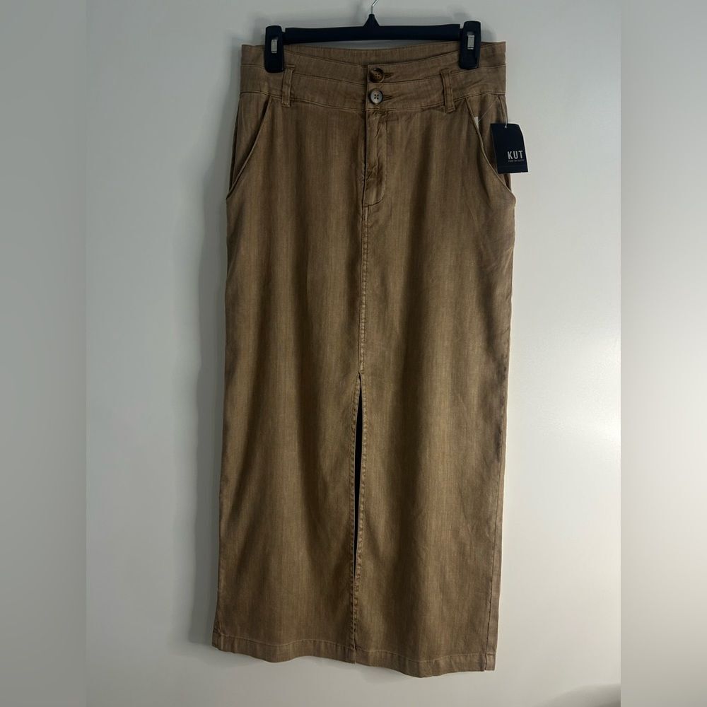 Kut from the Kloth Tan Maxi Skirt.Size 4 50% Linen 48% Rayon 2 % spandex.
